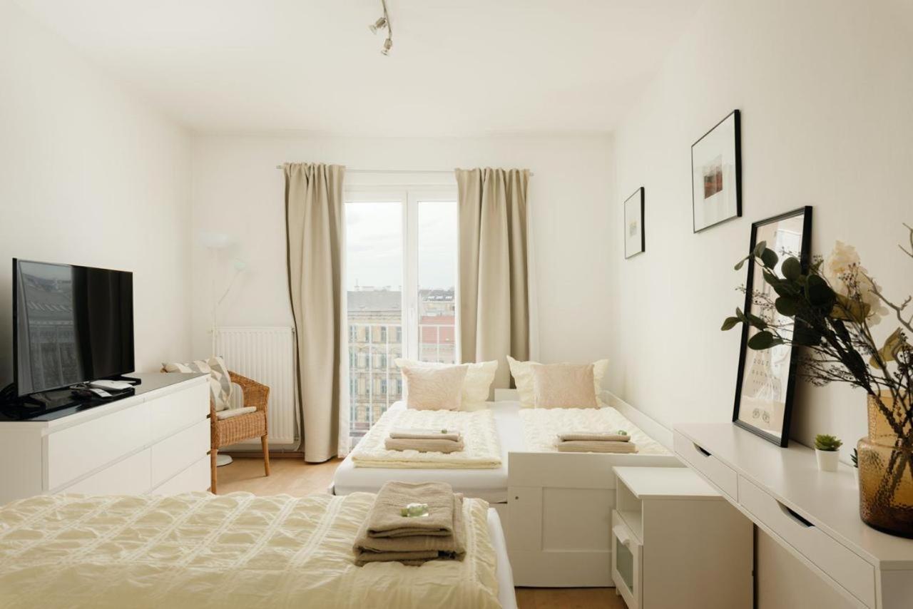 Apartment Zentral Direkt An U-Bahn Station Wien Ngoại thất bức ảnh